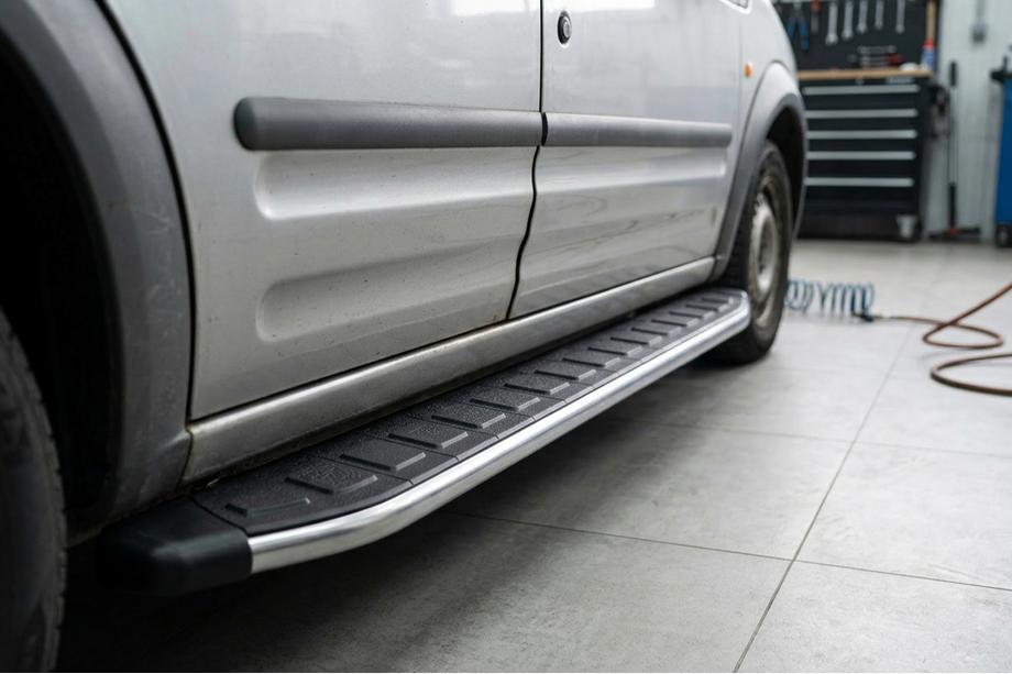 Ford Connect 2006–2009 Marchepieds latéraux Fullmond (2 pcs, aluminium) Image