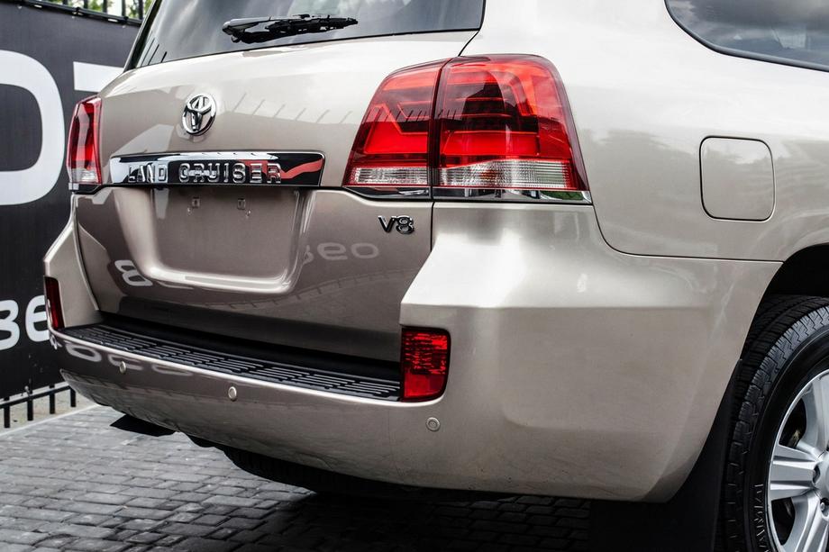 Toyota Land Cruiser 200 2007-2021 Feux Arrière 2007-2015 V1 (Design 2016+) Image