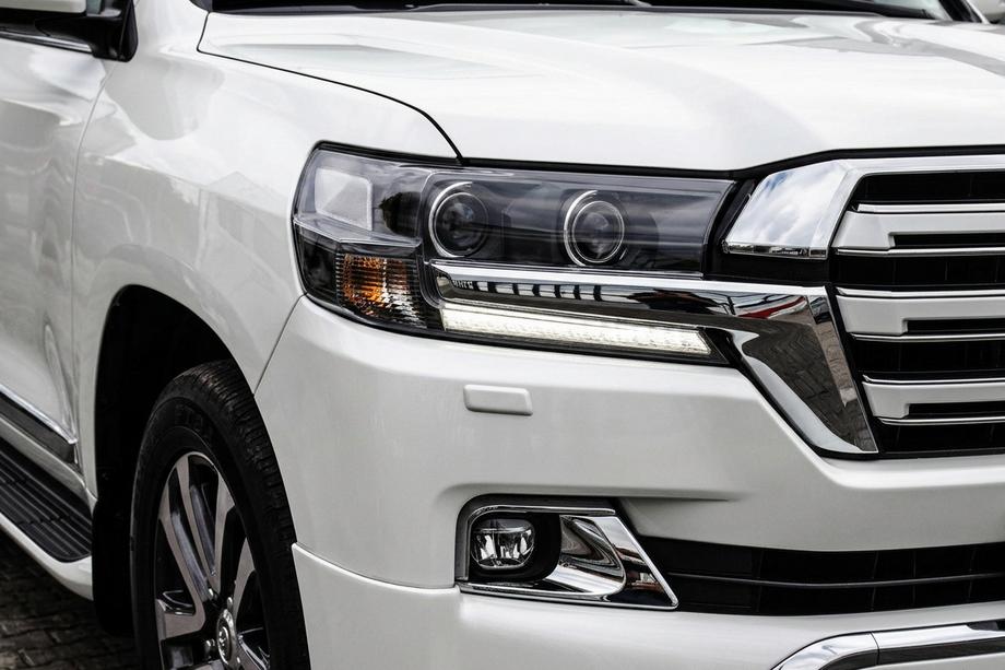 Toyota Land Cruiser 200 2007-2021 Phares Avant 2016+ (Executive) Image