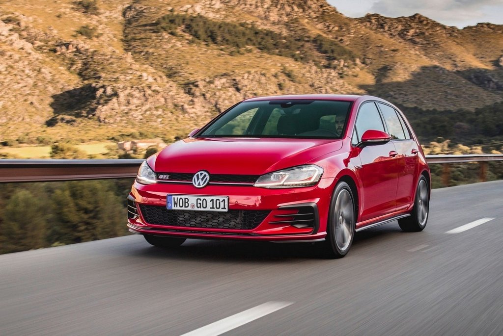 Présentation chargée d’une modification de la berline Volkswagen Golf GTI
