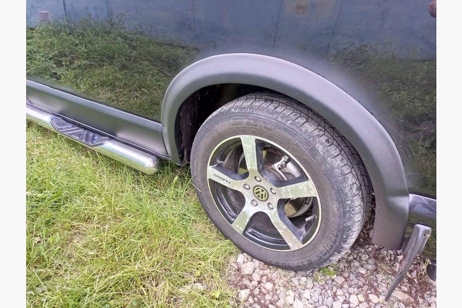 Volkswagen T5 Multivan 2003–2010 Kit élargisseurs d'ailes et moulures (11 pièces) 2 portes, empattement court Photo 35