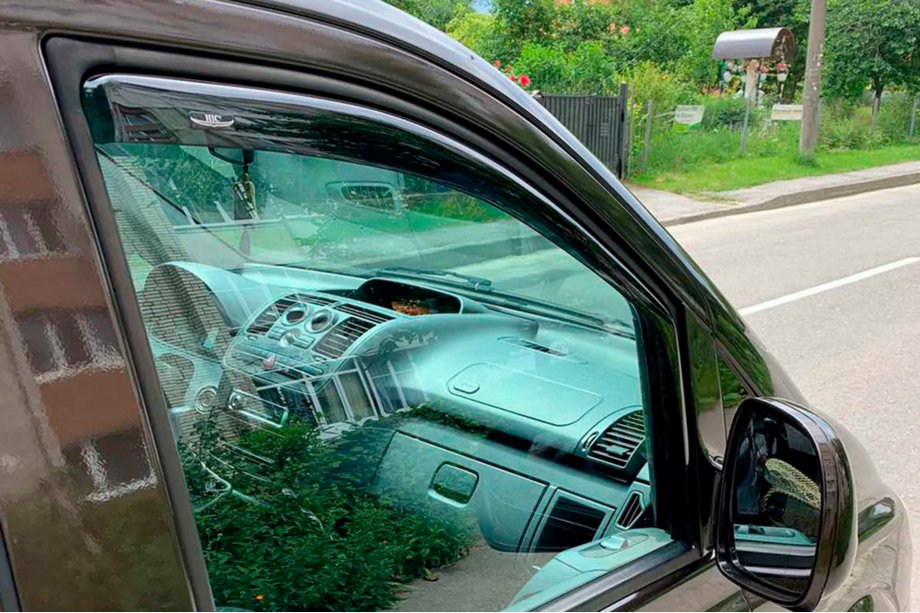 Mercedes Vito W639 2004-2014 Déflecteurs de vitre à encastrer (2 pcs, HIC) Image
