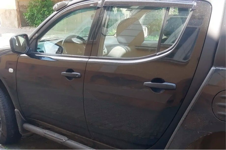 Mitsubishi L200 2006-2015 Déflecteurs de Fenêtre (4 pcs, HIC) Image