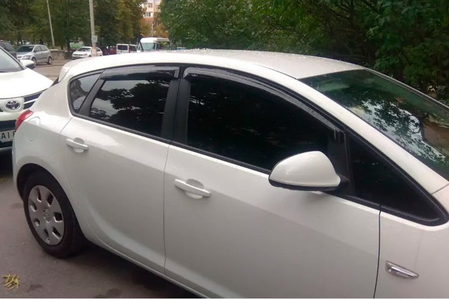 Opel Astra J 2009-2015 Déflecteurs de Vitres HB (4 pcs, HIC) Image