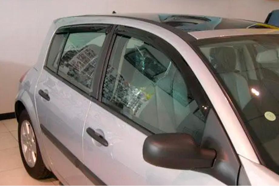 Renault Megane II 2004-2009 Déflecteurs de Vitres HB (4 pcs, HIC) Image