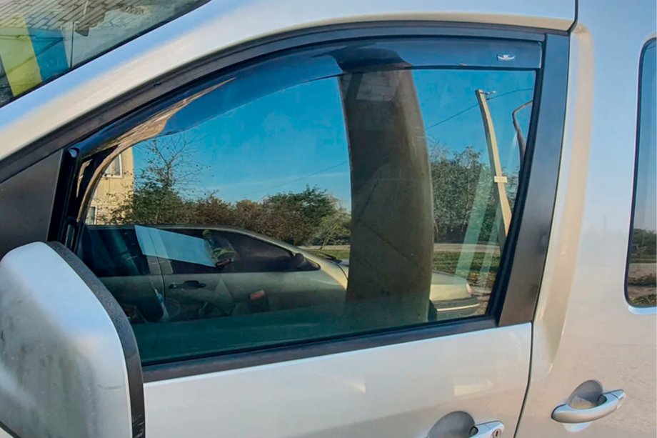 Volkswagen Caddy 2004-2010 Déflecteurs de vitre à encastrer (2 pcs, HIC) Photo 8