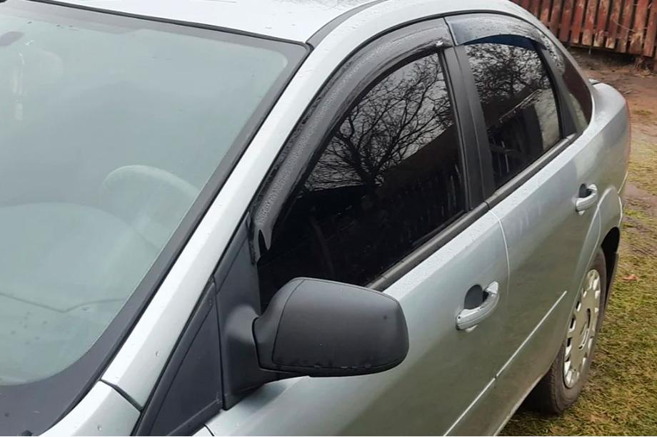 Ford Focus II 2008-2011 Déflecteurs de Vitres SD/HB (4 pcs, HIC) Image