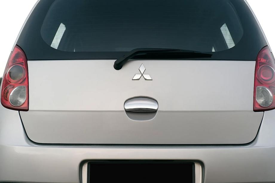 Mitsubishi Colt 2004-2012 Cache poignée arrière (inox) Image