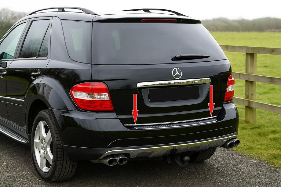 Mercedes ML W164 2005-2011 Baguette de coffre inox Photo 1