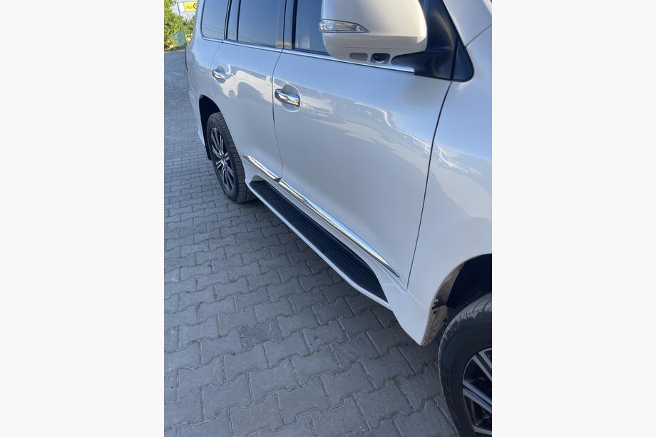 Lexus LX570/450d 2008-2022 Bas de Caisse (Design Lexus 2016+) Noir Photo 3