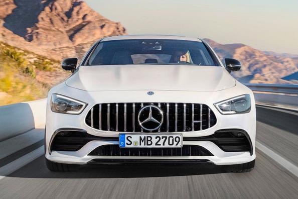 Revue de la Mercedes-Benz AMG GT 4 portes Coupé Sport Liftback Photo 12