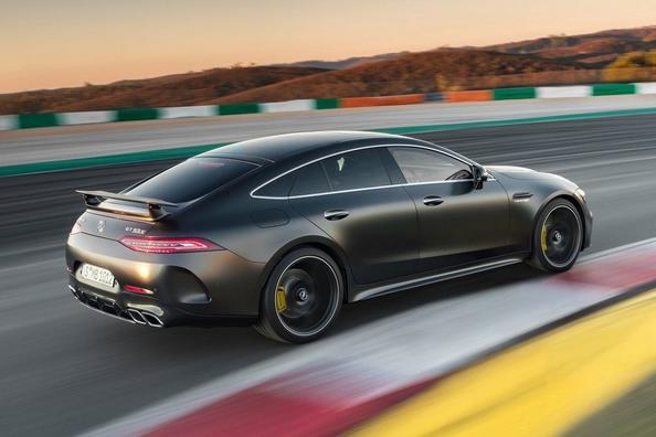 Revue de la Mercedes-Benz AMG GT 4 portes Coupé Sport Liftback Photo 4
