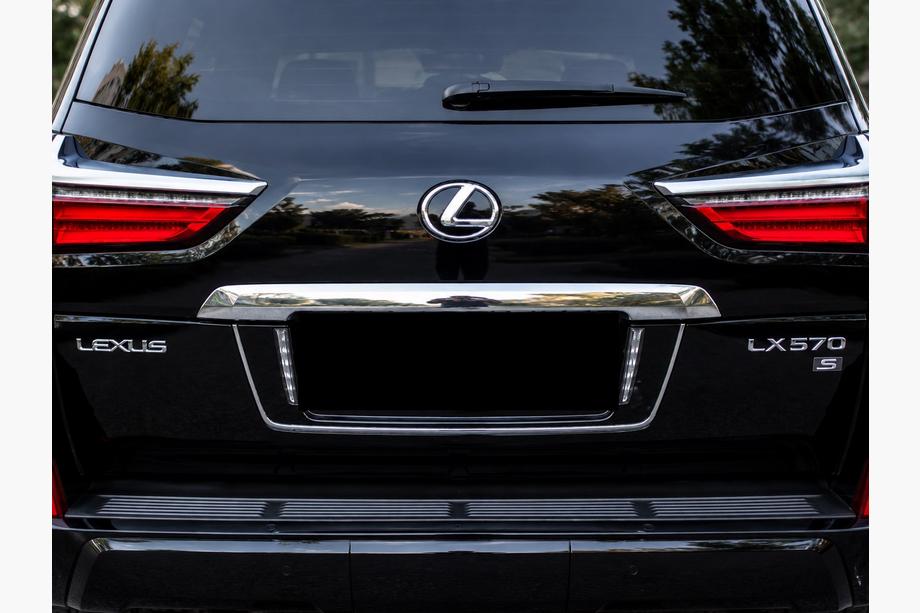 Lexus LX570/450d 2008-2022 Support arrière de plaque d'immatriculation LED (2007-2023) Noir Photo 3
