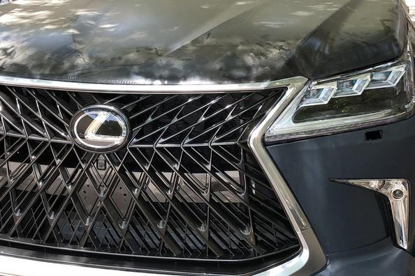 Comment faire un restyling de la Lexus LX570