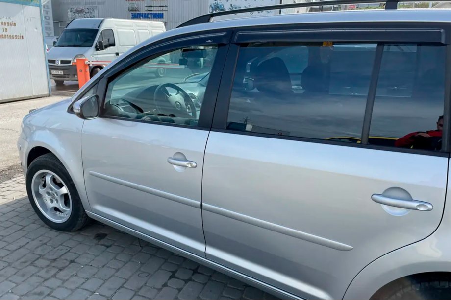 Volkswagen Touran 2003-2010 Déflecteurs de Fenêtre (4 pcs, HIC) Photo 9