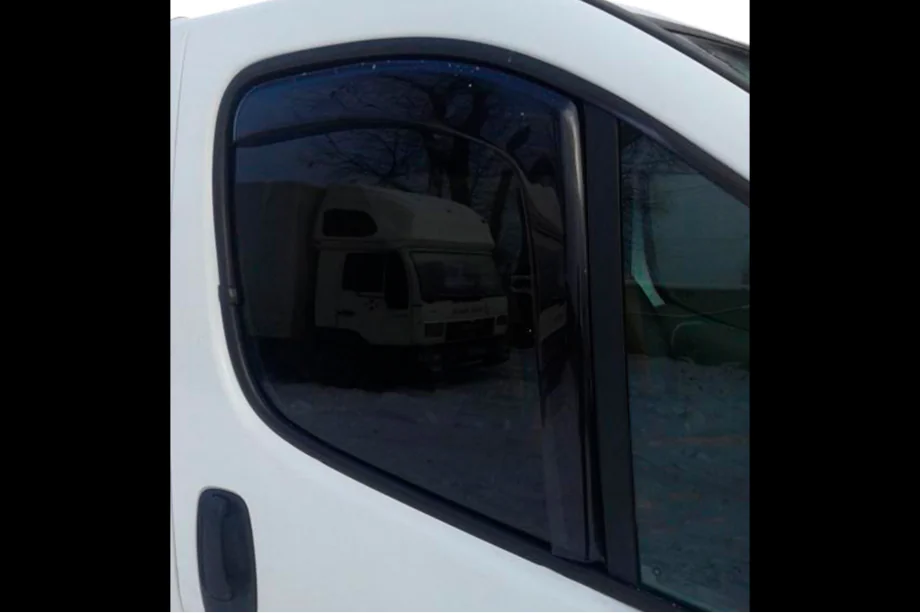 Renault Trafic 2001–2015 Déflecteurs de vitre à encastrer (2 pcs, HIC) Photo 6