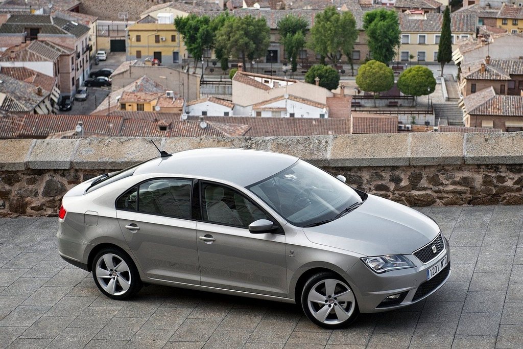 Revue de Seat Toledo Liftback