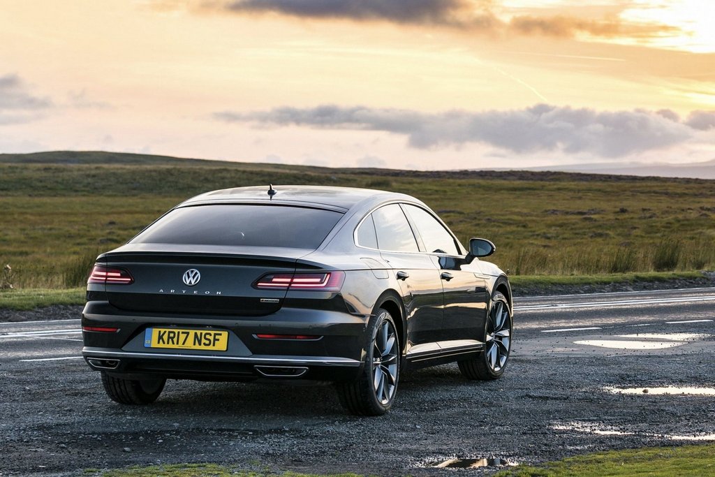 Volkswagen Arteon à cinq portes relevable