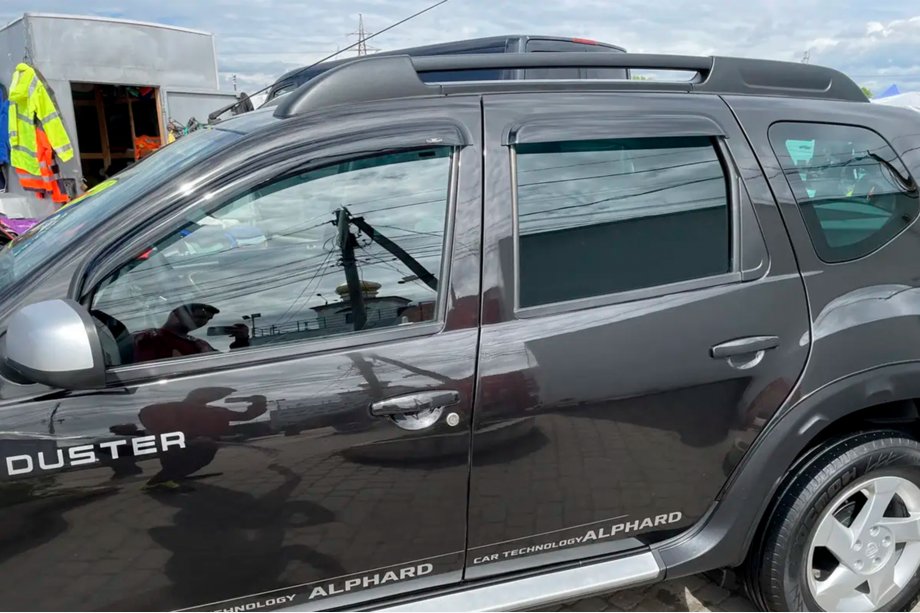Dacia Duster 2008-2018 Déflecteurs de Fenêtre (4 pcs, HIC) Image