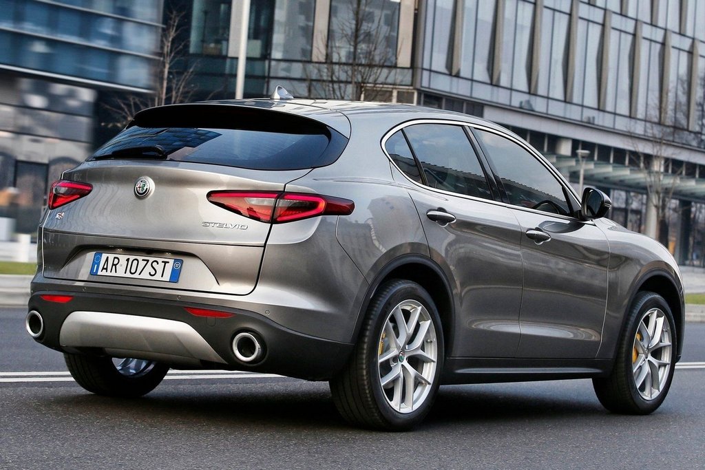 Présentation crossover compact Alfa Romeo Stelvio
