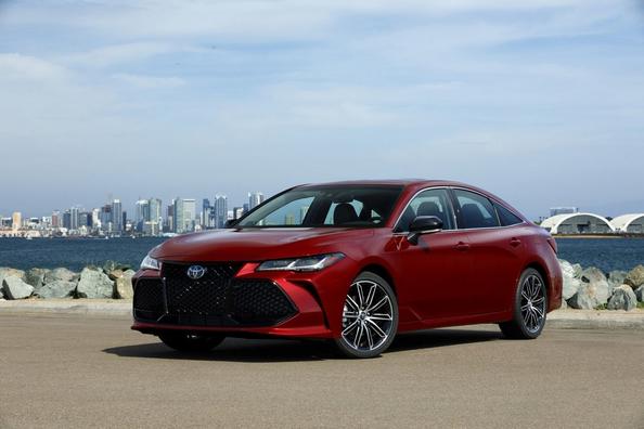 La cinquième génération de la berline phare de la Toyota Avalon