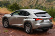 Un crossover Lexus NX photo 4