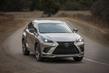 Un crossover Lexus NX photo 1