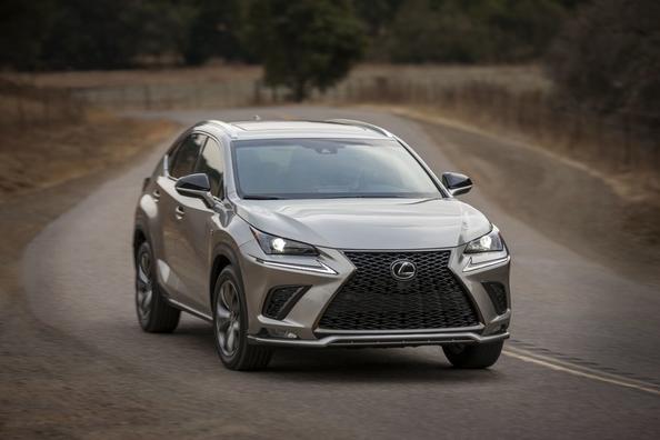 Un crossover Lexus NX