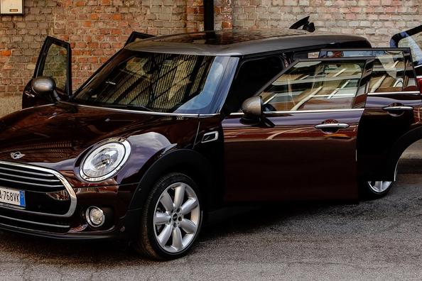 Revue universelle de la MINI Clubman de la deuxième génération
