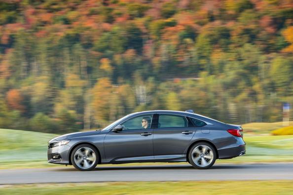 Présentation de la dixième génération de la berline Honda Accord Photo 4