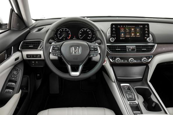 Présentation de la dixième génération de la berline Honda Accord Photo 5