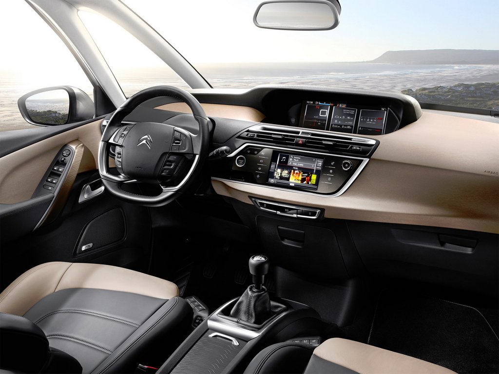 Modification restylée du fourgon compact Citroen C4 Picasso
