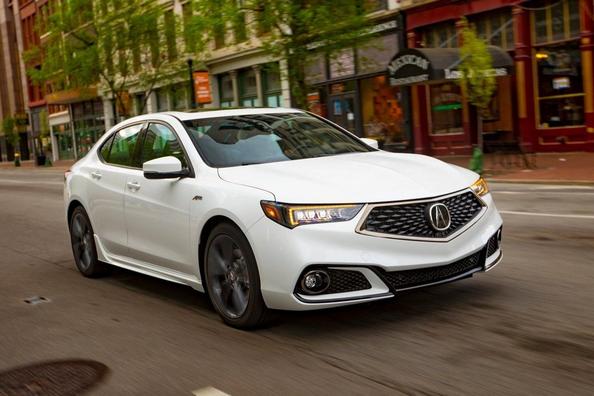 Version restylée de la berline Acura TLX