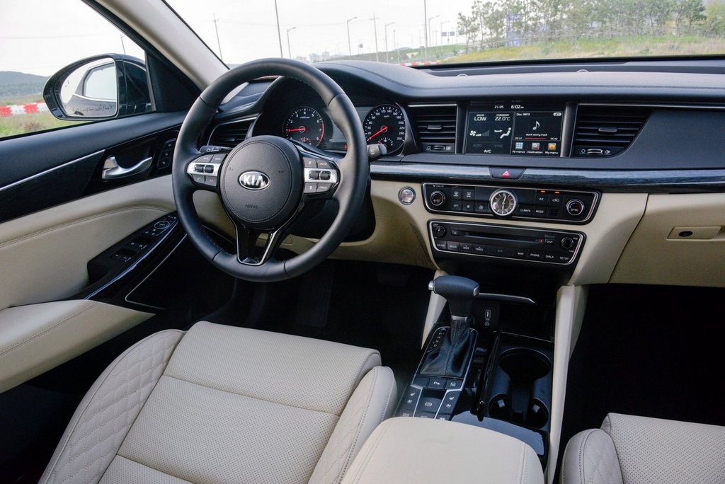 La deuxième génération de la berline KIA Cadenza