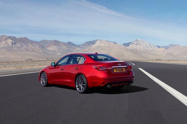 Actualisée de la modification de la prime de la berline Infiniti Q50 Photo 4