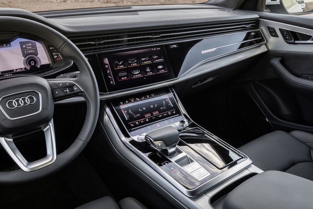 Présentation compacte premium crossover Audi Q8