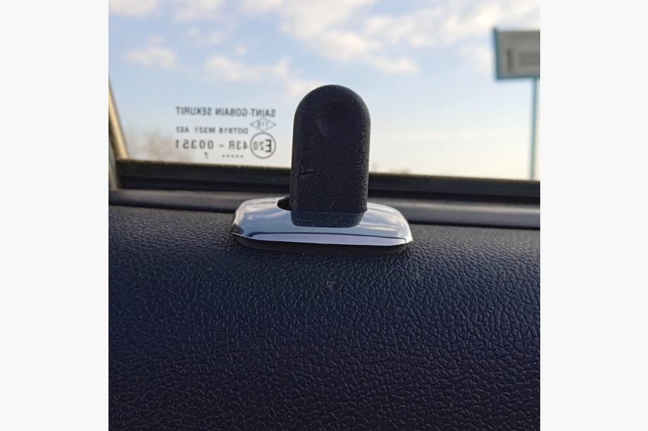 Renault Duster 2008–2017 Couvre-boutons intérieurs (4 pcs, inox) Image
