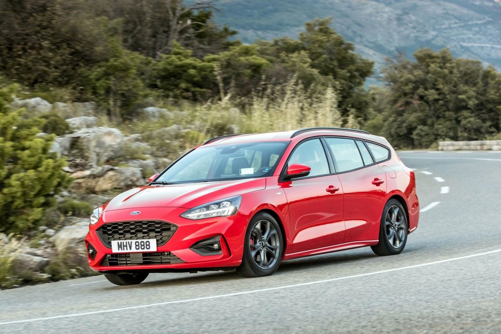 Revue universelle de la quatrième génération de la Ford Focus Wagon