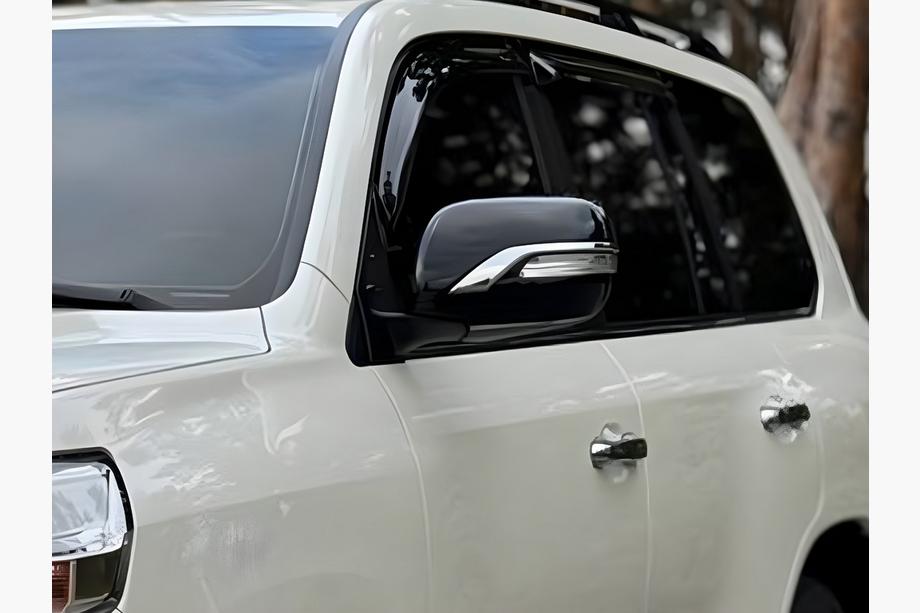 Toyota Land Cruiser 200 2007-2021 Coques de Rétroviseurs (avec Clignotant, Style 2016) Blanc Image