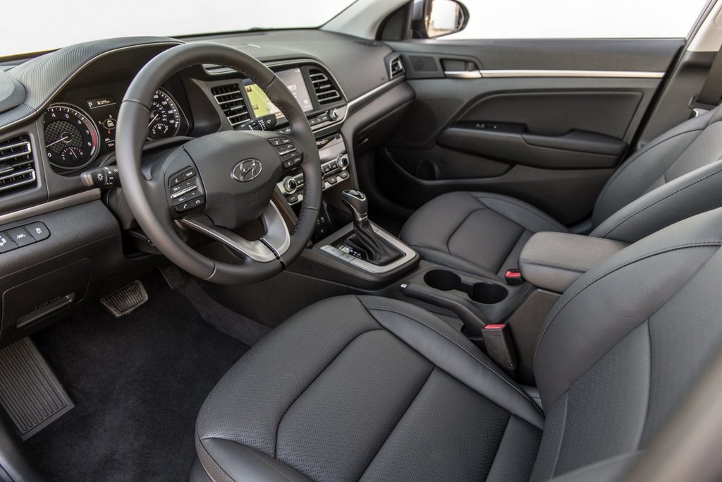 Berline compacte Hyundai Elantra dans la mise à jour