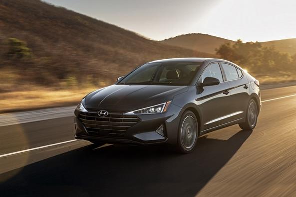 Berline compacte Hyundai Elantra dans la mise à jour