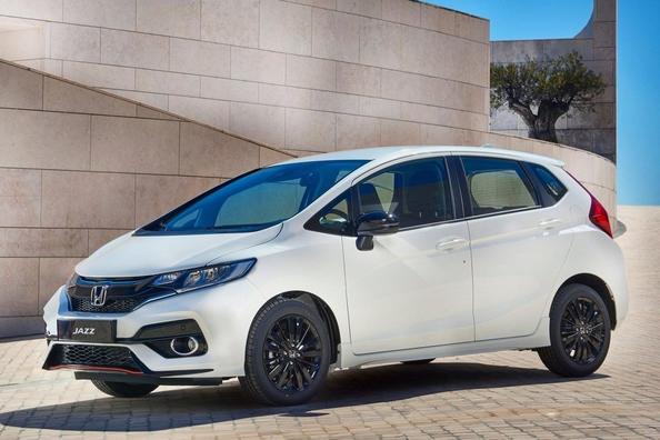 Mis à jour est une berline compacte de Honda Jazz la troisième incarnation Photo 6