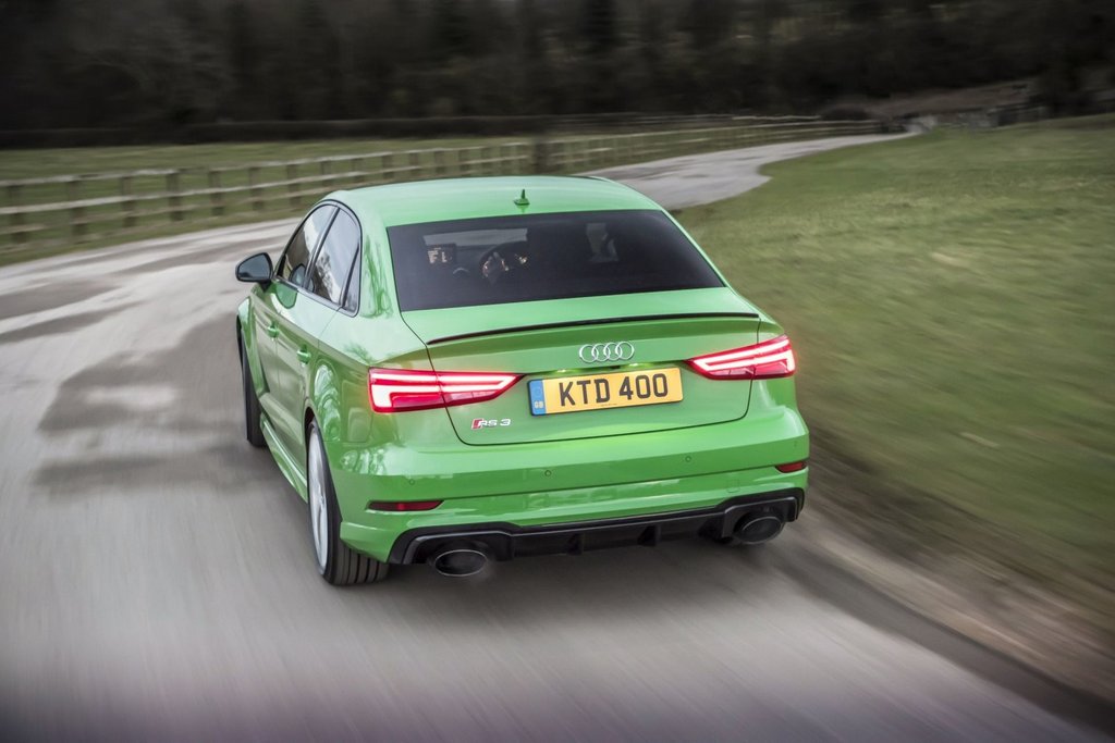 Présentation compacte sport de la berline Audi RS3