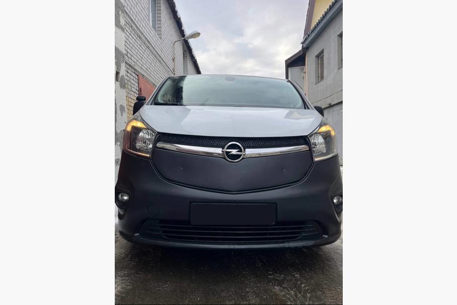Opel Vivaro 2015-2019 Cache-grille d'hiver Brillant Photo 3