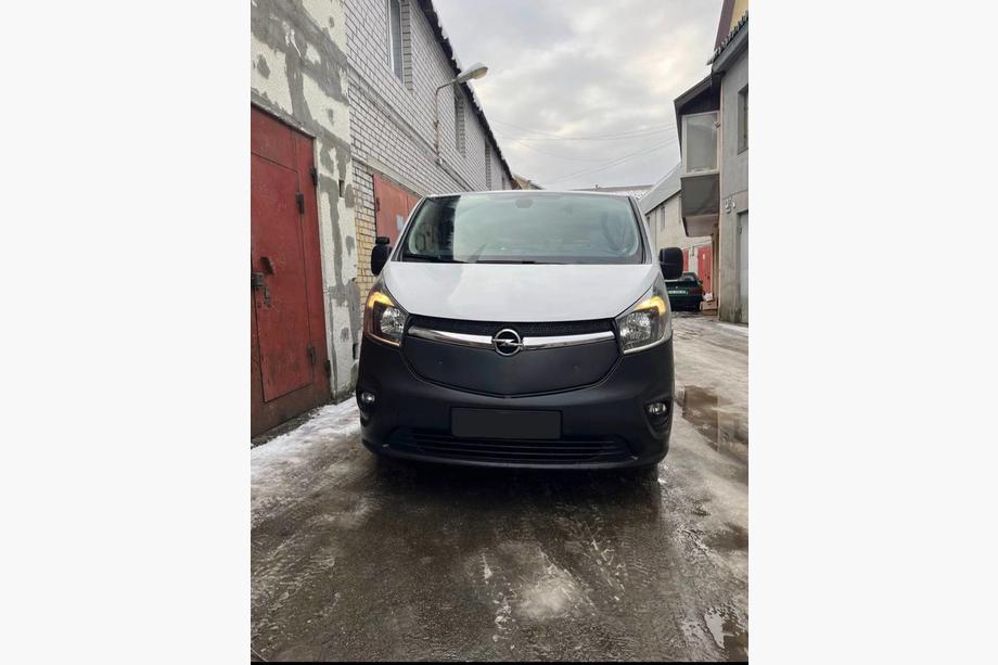 Opel Vivaro 2015-2019 Cache-grille d'hiver Brillant Photo 4