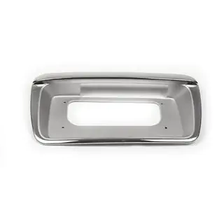 Baguette chromée au-dessus de la plaque d'immatriculation (plastique) photo 2