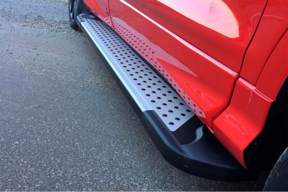 Skoda Karoq 2018- Marchepieds Latéraux Allmond Grey (2 pcs, Aluminium) Image