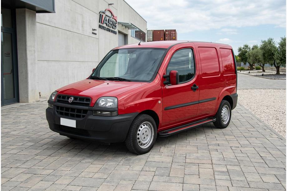 Fiat Doblo I 2001-2005 Marchepieds Latéraux Maya Red (2 pcs, Aluminium) Image