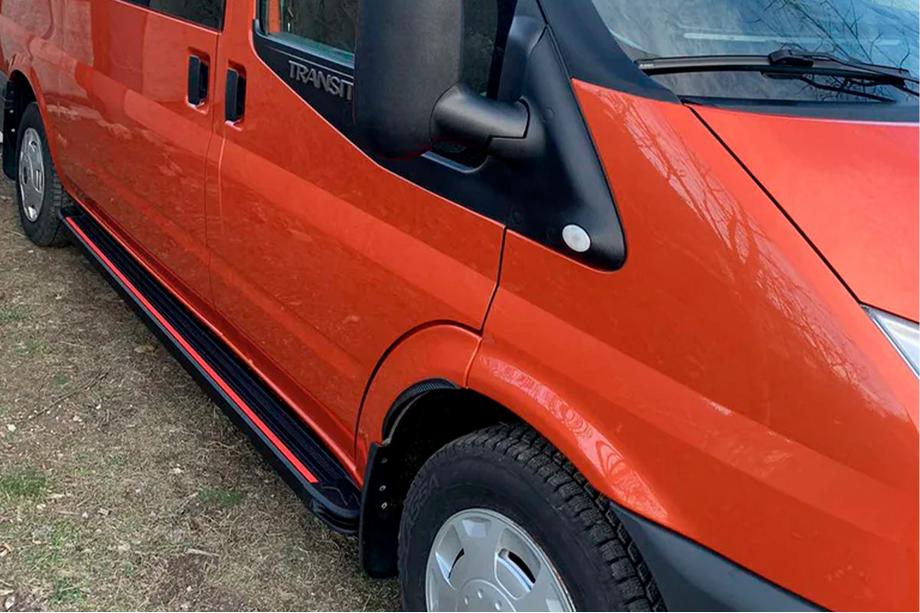 Ford Transit 2000–2014 Marchepieds Latéraux Maya Red (2 pcs, Aluminium) Image