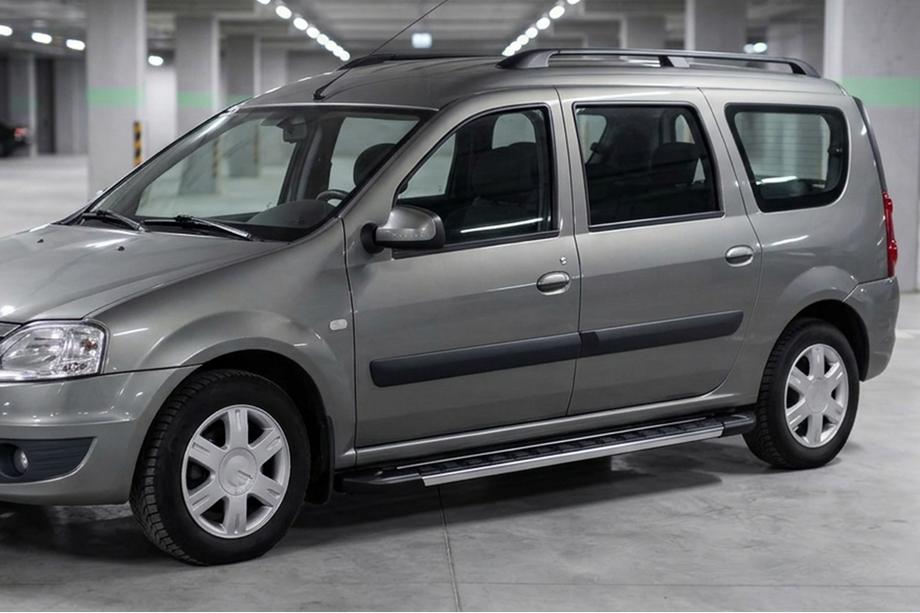 Lada Largus 2012- Marchepieds Latéraux RedLine V1 (2 pcs, Aluminium) Image